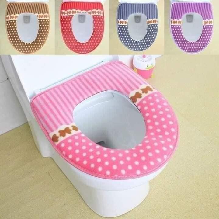 tấm lót bồn cầu giá rẻ